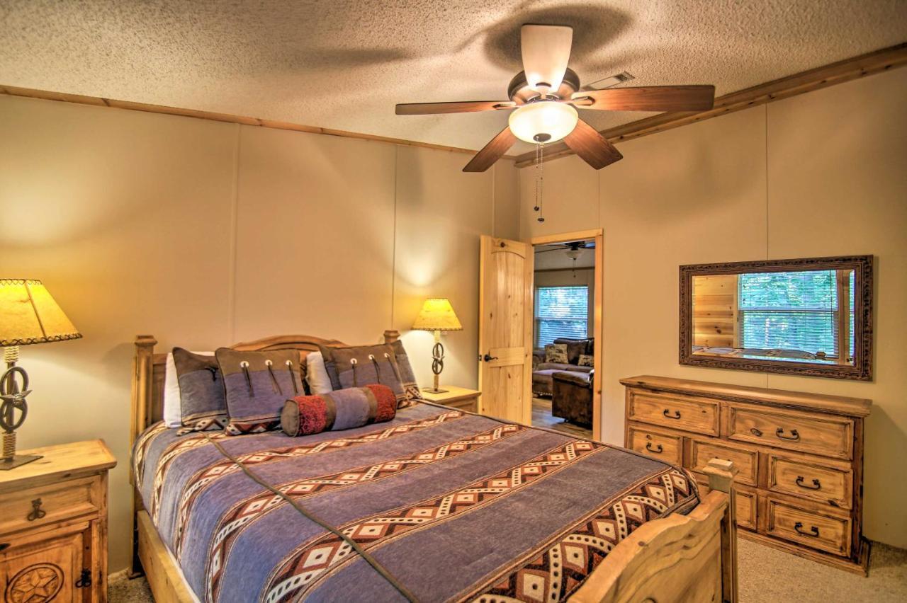 فيلا Broken Bow Oasis Hot Tub, Fire Pit And Patio المظهر الخارجي الصورة
